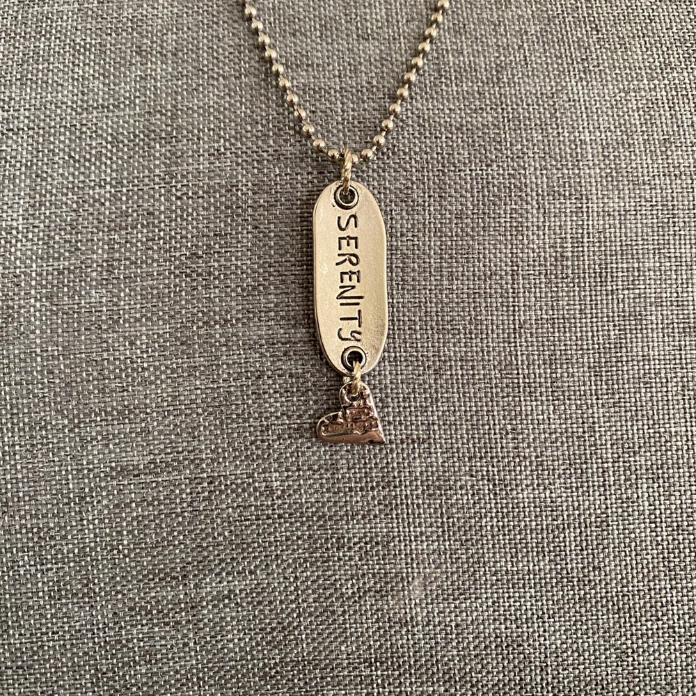 Serenity pendant with heart on beaded chain. - Picture 2 of 6
